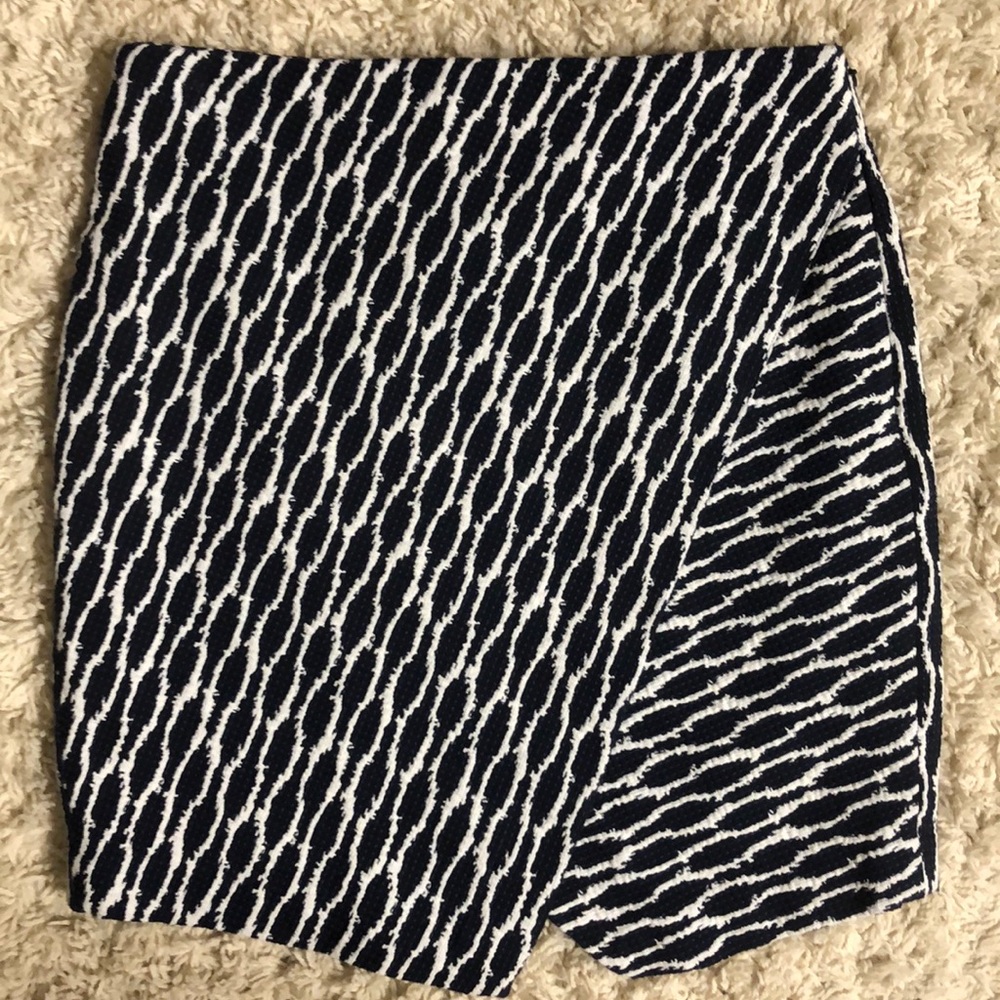 LOFT Asymmetrical Navy & White Geo Mini Skirt